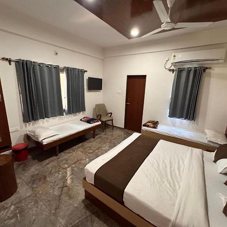 Hotel Balaji Square 博尔本德尔 外观 照片